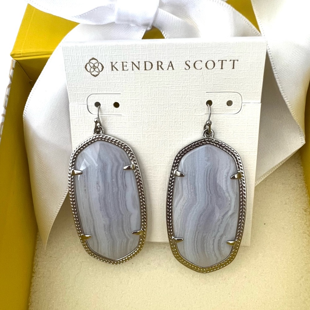 NWT Kendra Scott RARE & Retired Danielle Earrings Blue Lace Agate & Silver W😍W - Picture 3 of 12